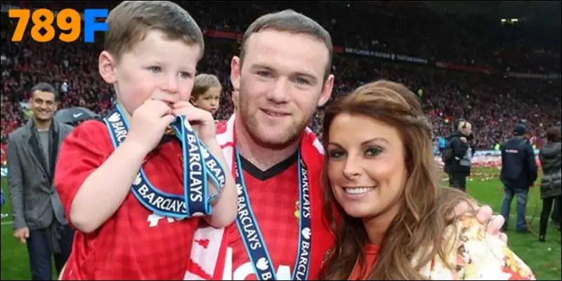 Rangers chấn động - Russell Martin bị sa thải sau 4 tháng 2 Coleen luôn đứng sau bảo vệ gia đình và sự nghiệp của Rooney