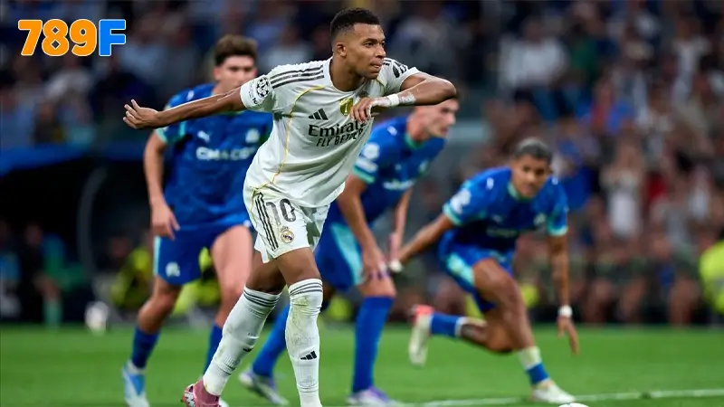 Real Madrid toàn thắng nhưng sự bất an vẫn lộ rõ trên gương mặt HLV Carlo Ancelotti Real Madrid toàn thắng nhưng sự bất an vẫn lộ rõ trên gương mặt HLV Carlo Ancelotti