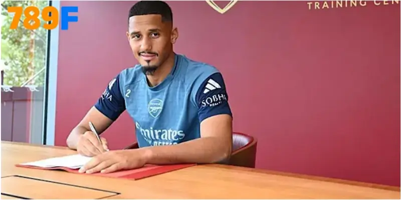 Saliba chính thức ký hợp đồng dài hạn với Arsenal, khẳng định tương lai tại Emirates